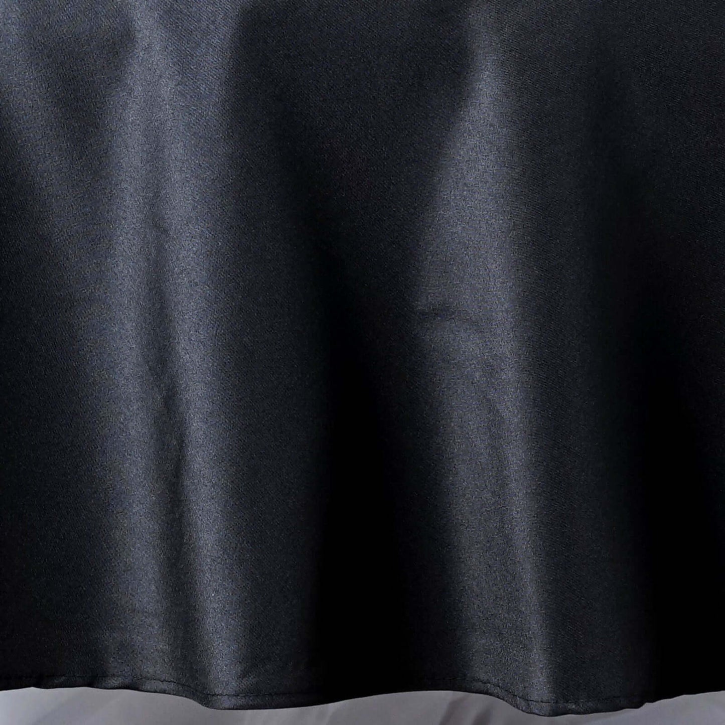 Premium Polyester 132" Round Tablecloth Black - Seamless 220GSM Wrinkle - Resistant Design for Upscale Occasions - NestOCart