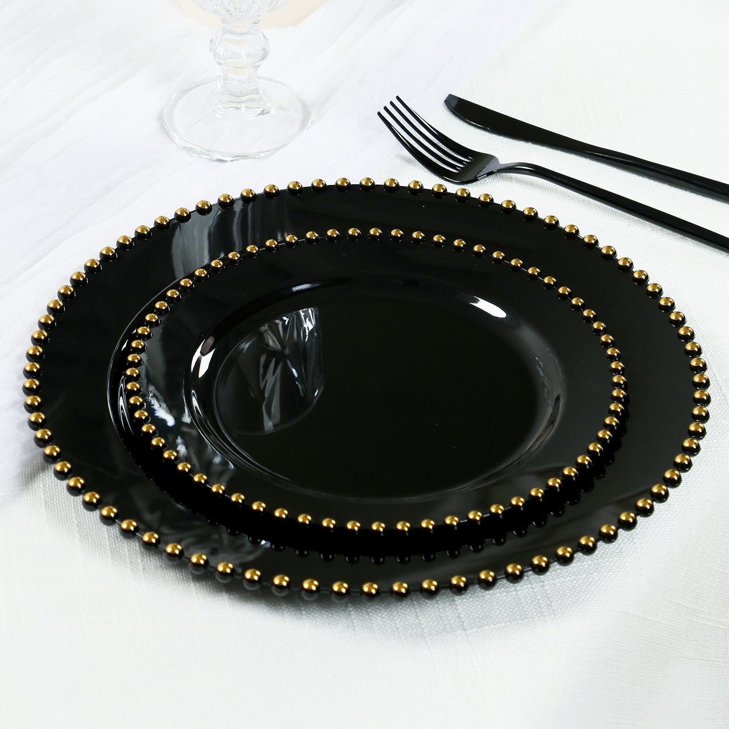 10 - Pack Black Plastic Dessert Plates â€“ 8" Round with Gold Beaded Rim, Disposable for Parties & Events - Bell Racket Store