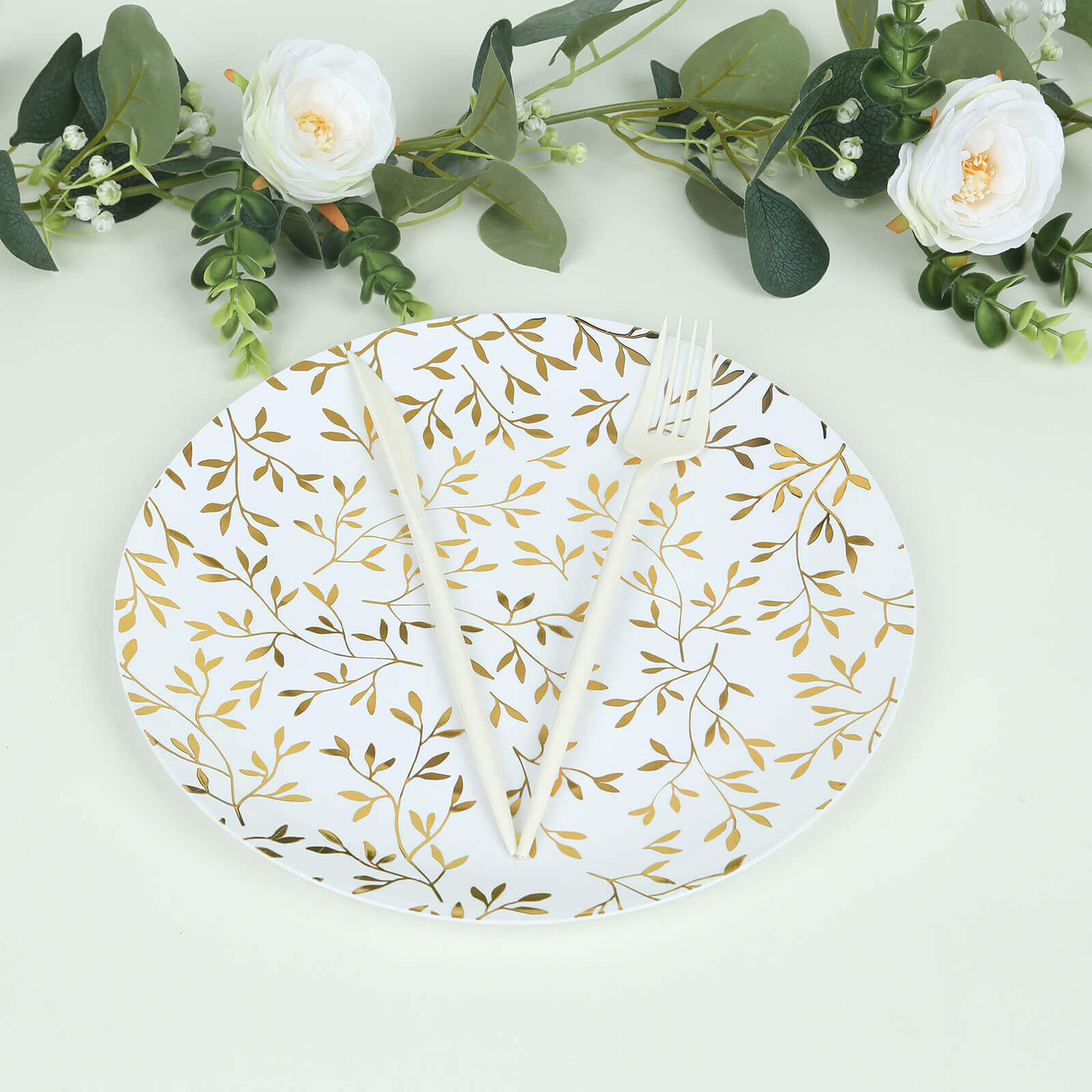 10 - Pack Plastic 10" Round Dinner Plates in White with Gold Leaf Design - Heavy Duty Disposable Party Plates for Stylish Events & Memorable Gatherings - Bell Racket Store