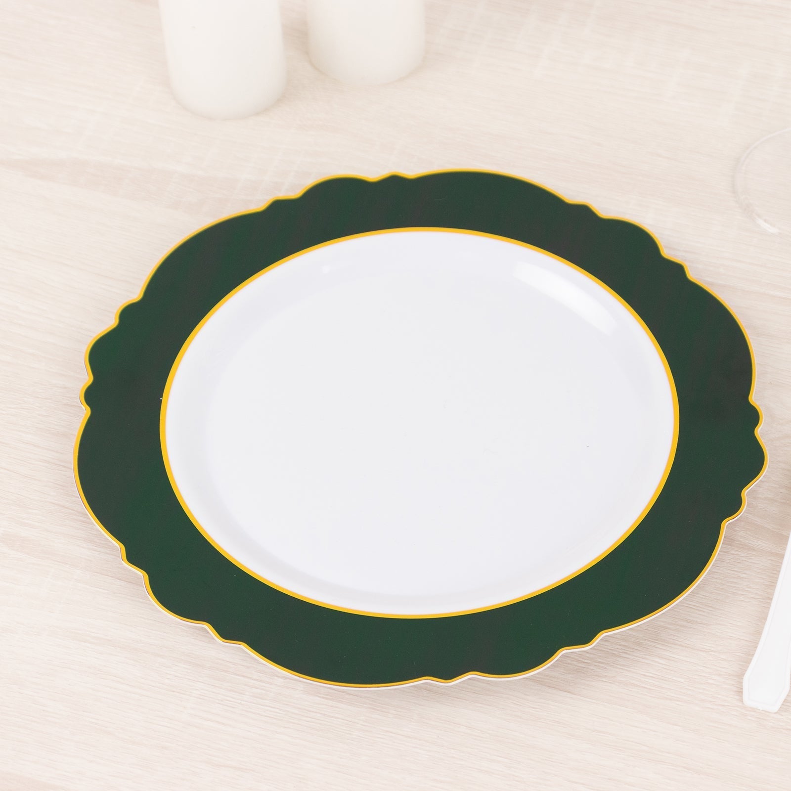 10 - Pack Plastic 10" Round Dinner Plates in White with Hunter Emerald Green Blossom Design & Gold Edging - Disposable Party Plates - Bell Racket Store