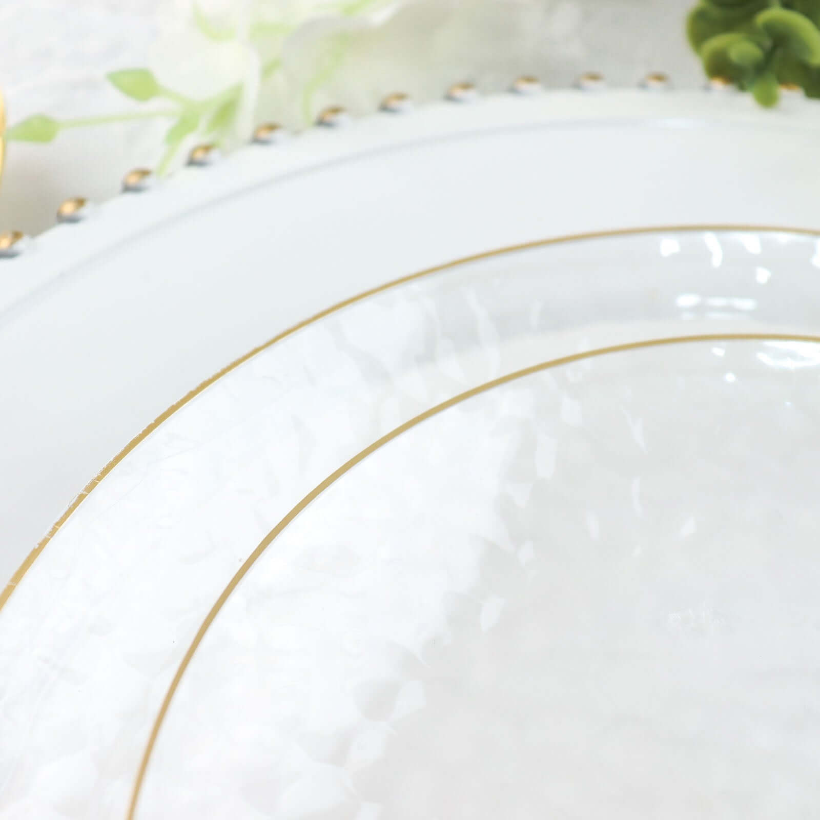 10 - Pack Plastic 9" Round Dinner Plates in Clear Hammered Design with Gold Rim - Modern Disposable Party Plates for Events & Banquets - Bell Racket Store