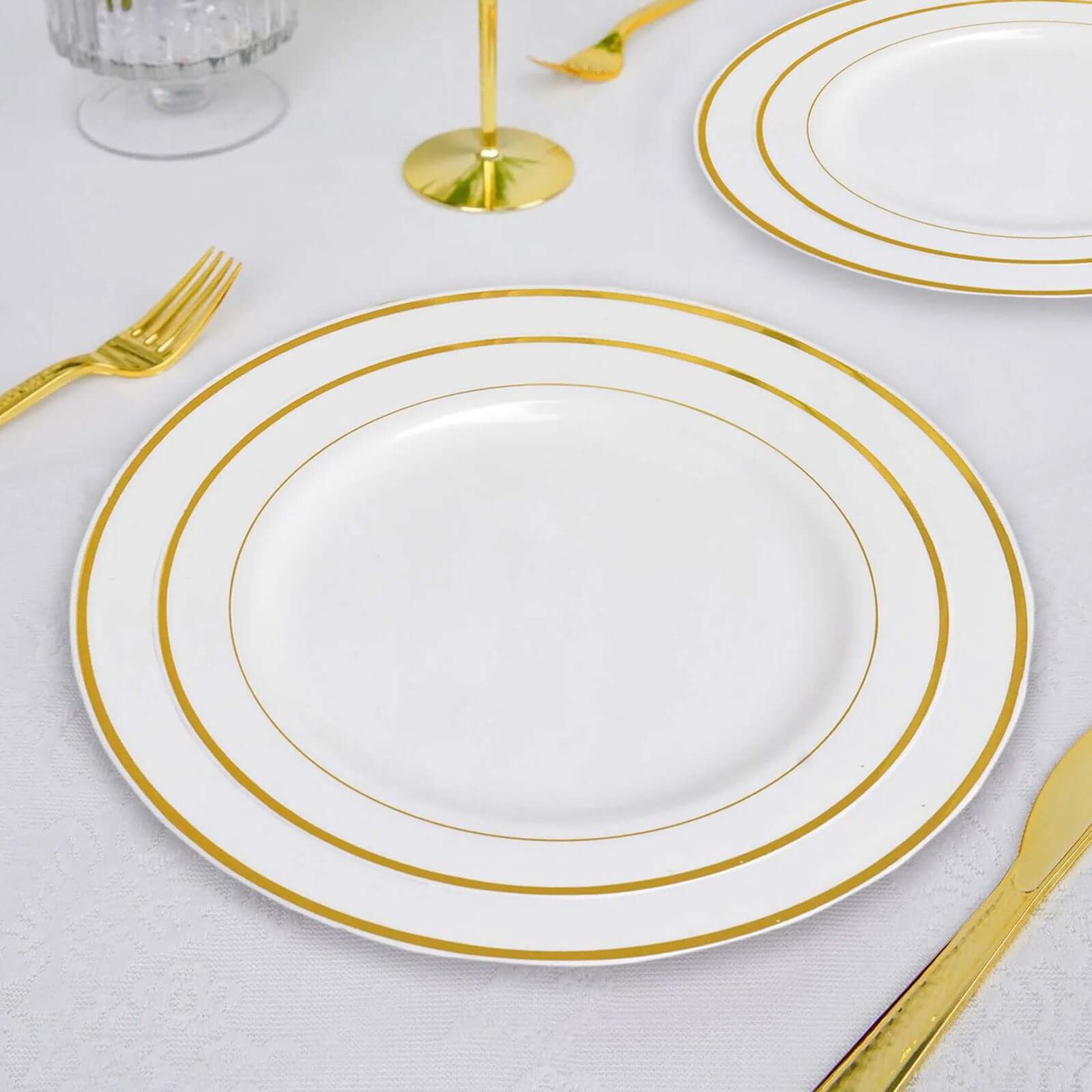 10 - Pack Plastic Dessert Plates Ivory with TrÃ¨s Chic Gold Rim - Disposable Plates for Parties 8" - NestOCart