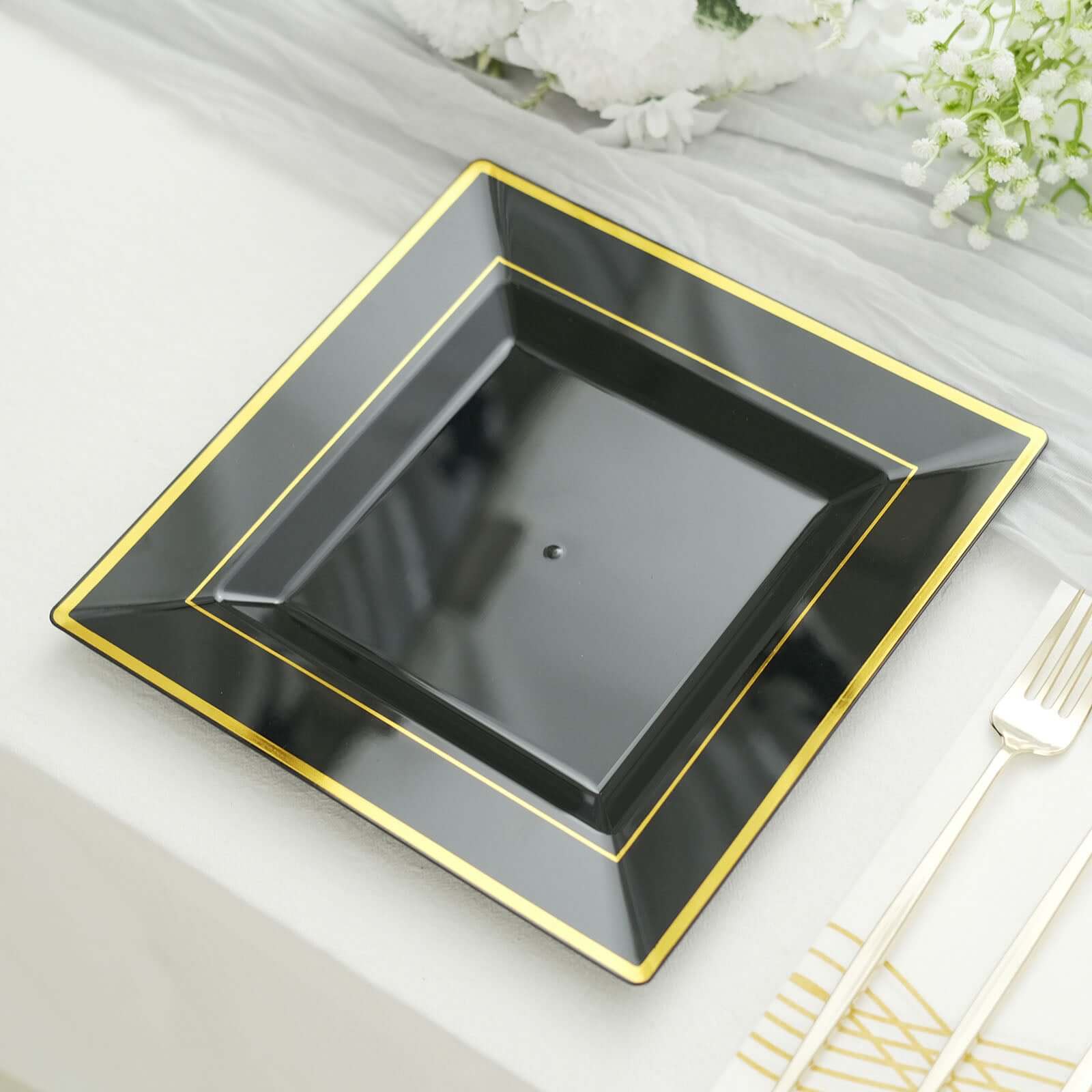 10 - Pack Plastic Dinner Plates Black Square with Gold Trim - Lightweight Disposable Plates for Events 10" - Bell Racket Store