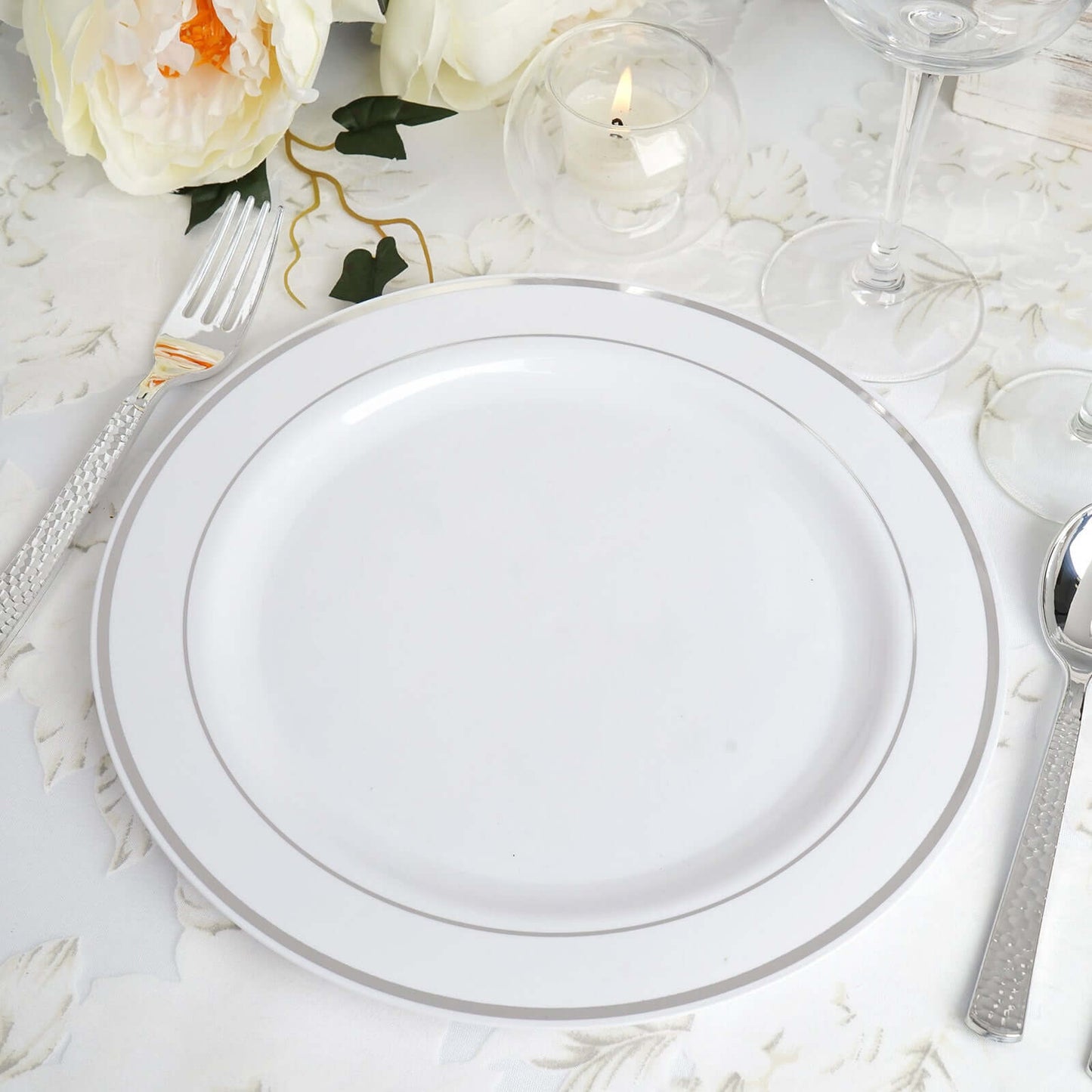 10 - Pack Plastic Dinner Plates White with TrÃ¨s Chic Silver Rim - Perfect Disposable Party Plates 10" - NestOCart