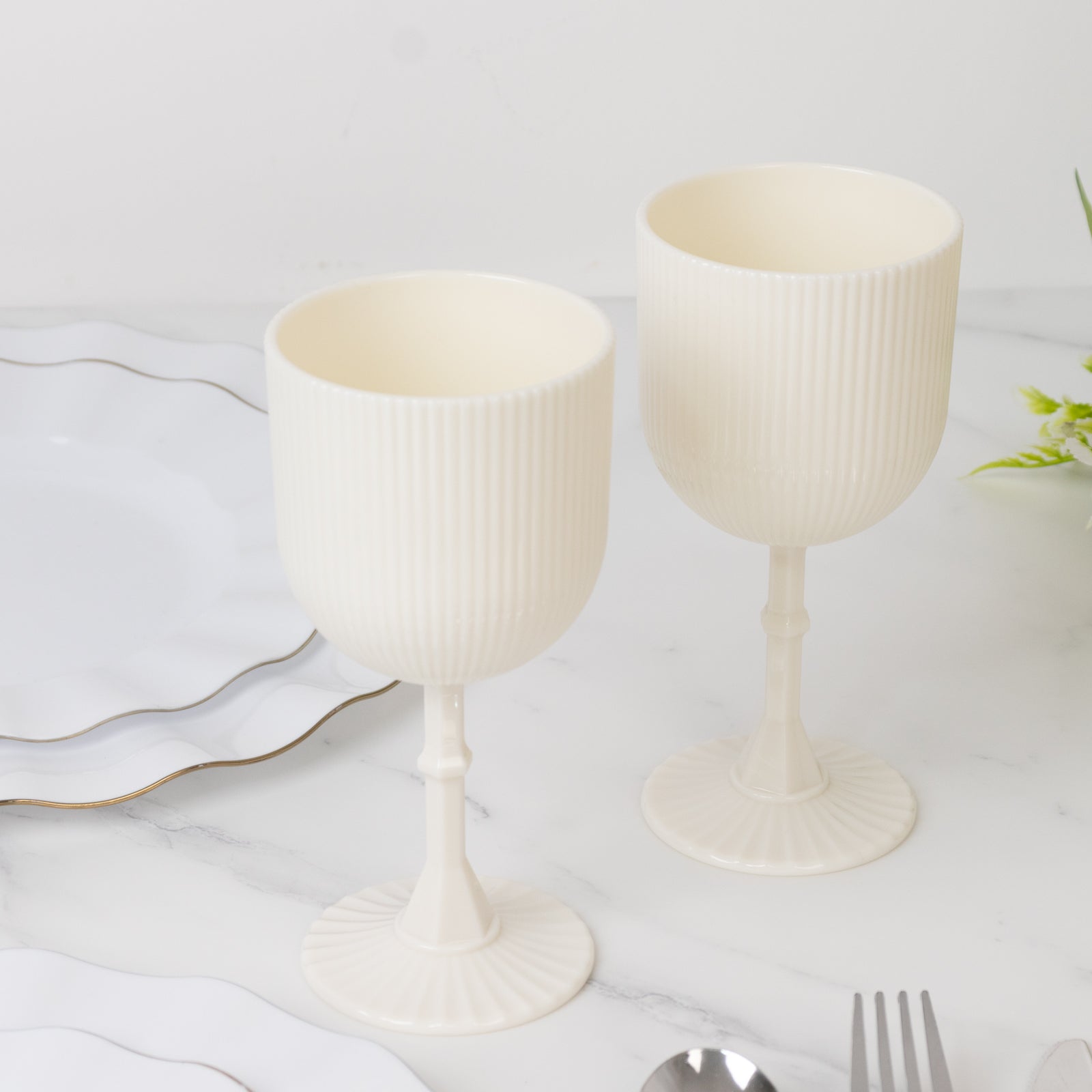 12 - Pack Plastic Goblets White Vintage Ribbed Pattern - Reusable Shatterproof Glassware 9oz - Bell Racket Store