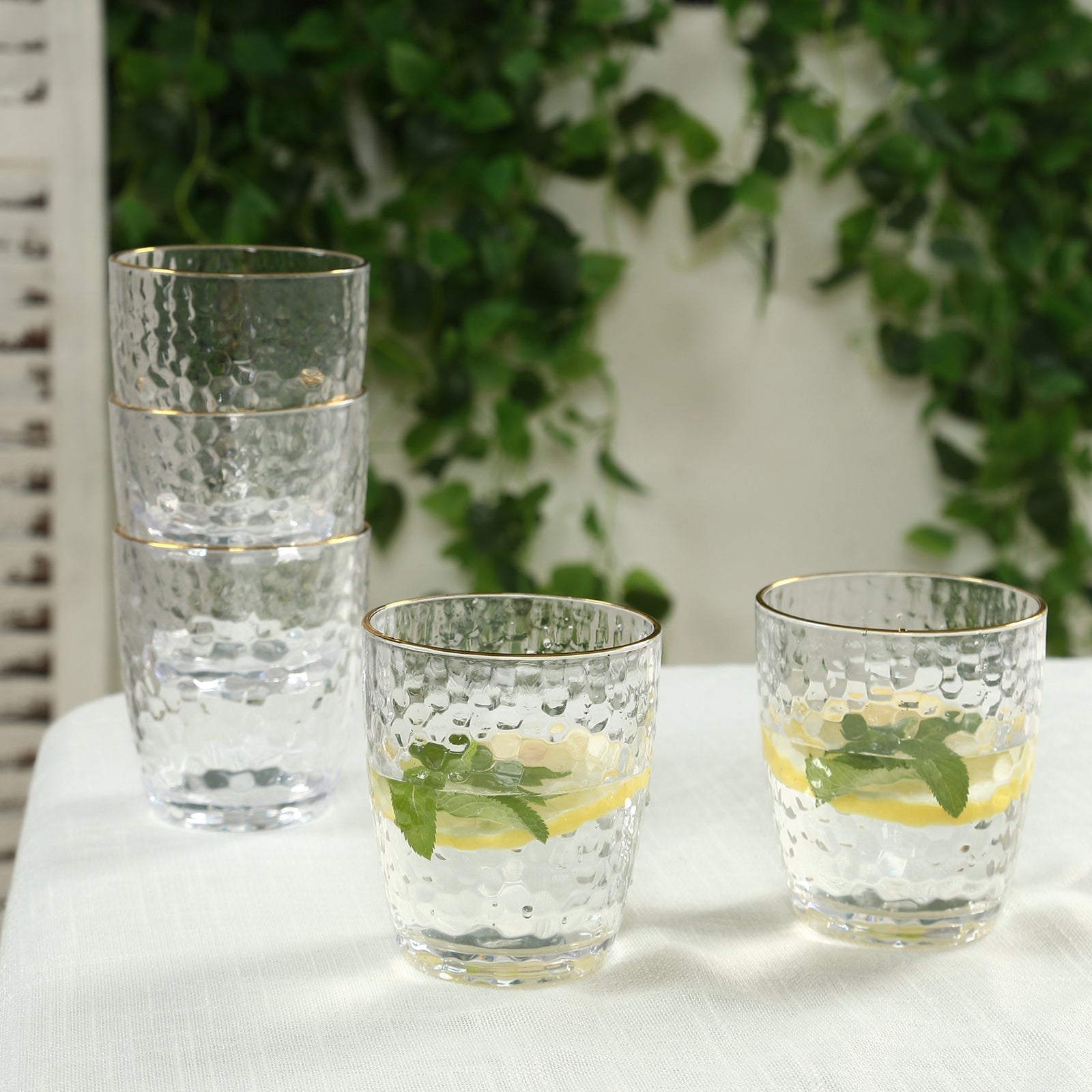 12 - Pack Plastic Tumblers Reusable Hammered Cups 14oz â€“ Clear with Gold Rim â€“ Shatterproof Cocktail Drinkware - Bell Racket Store