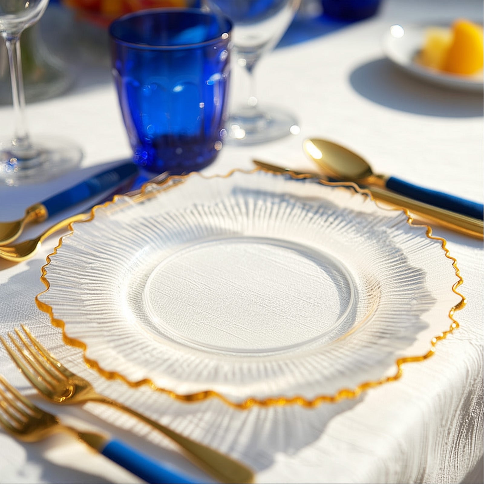 20 Pack 10" Plastic Dinner Plates â€“ Clear Reef Design with Gold Rim, Elegant Disposable Party Tableware - Bell Racket Store