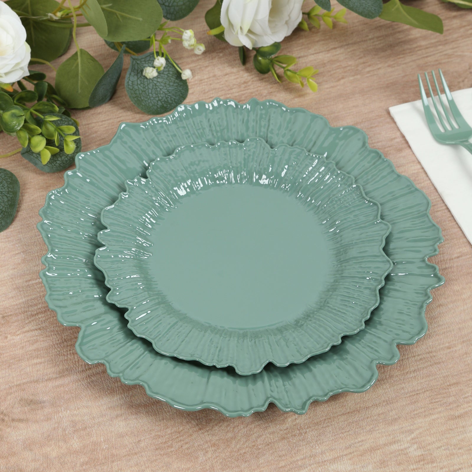 20 - Pack 7" Plastic Dessert Plates â€“ Dusty Sage Green Reef Design Appetizer Salad Party Plates â€“ Elegant Disposable Tableware - Bell Racket Store