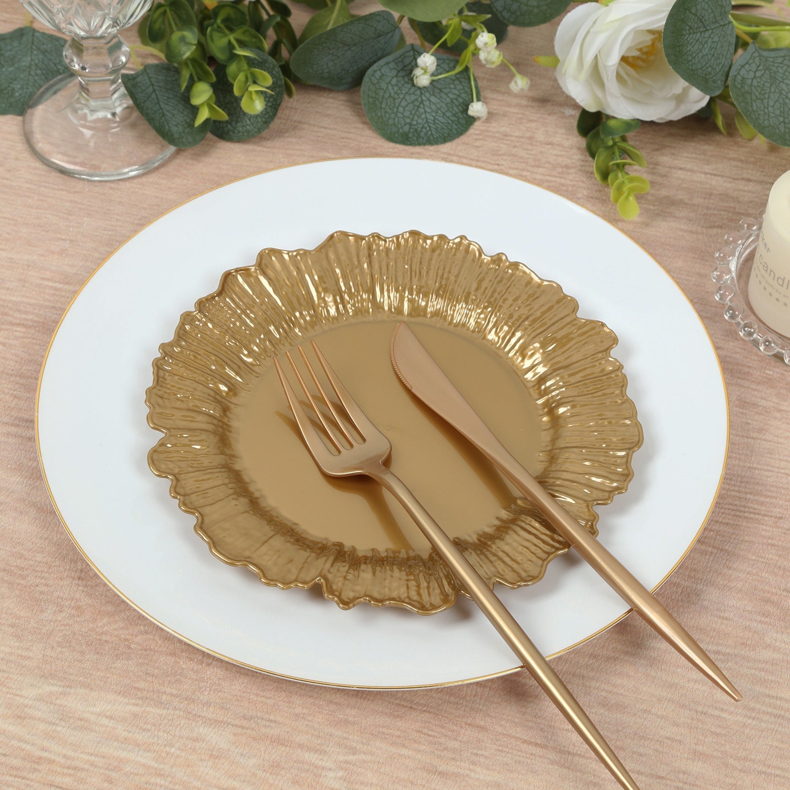 20 - Pack 7" Plastic Dessert Plates â€“ Gold Reef Design Appetizer Salad Party Plates â€“ Elegant Disposable Tableware - Bell Racket Store