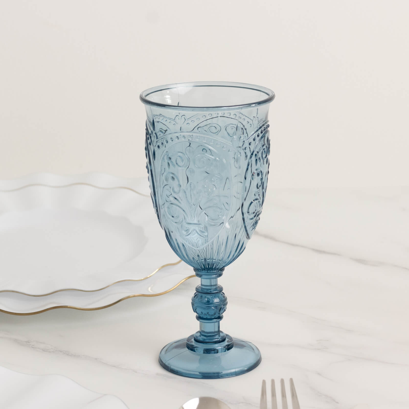 24 - Pack Plastic Wine Glasses 10oz â€“ Transparent Dusty Blue Vintage Goblets with Retro Embossed Design, Elegant Drinkware - 7" Tall - Bell Racket Store