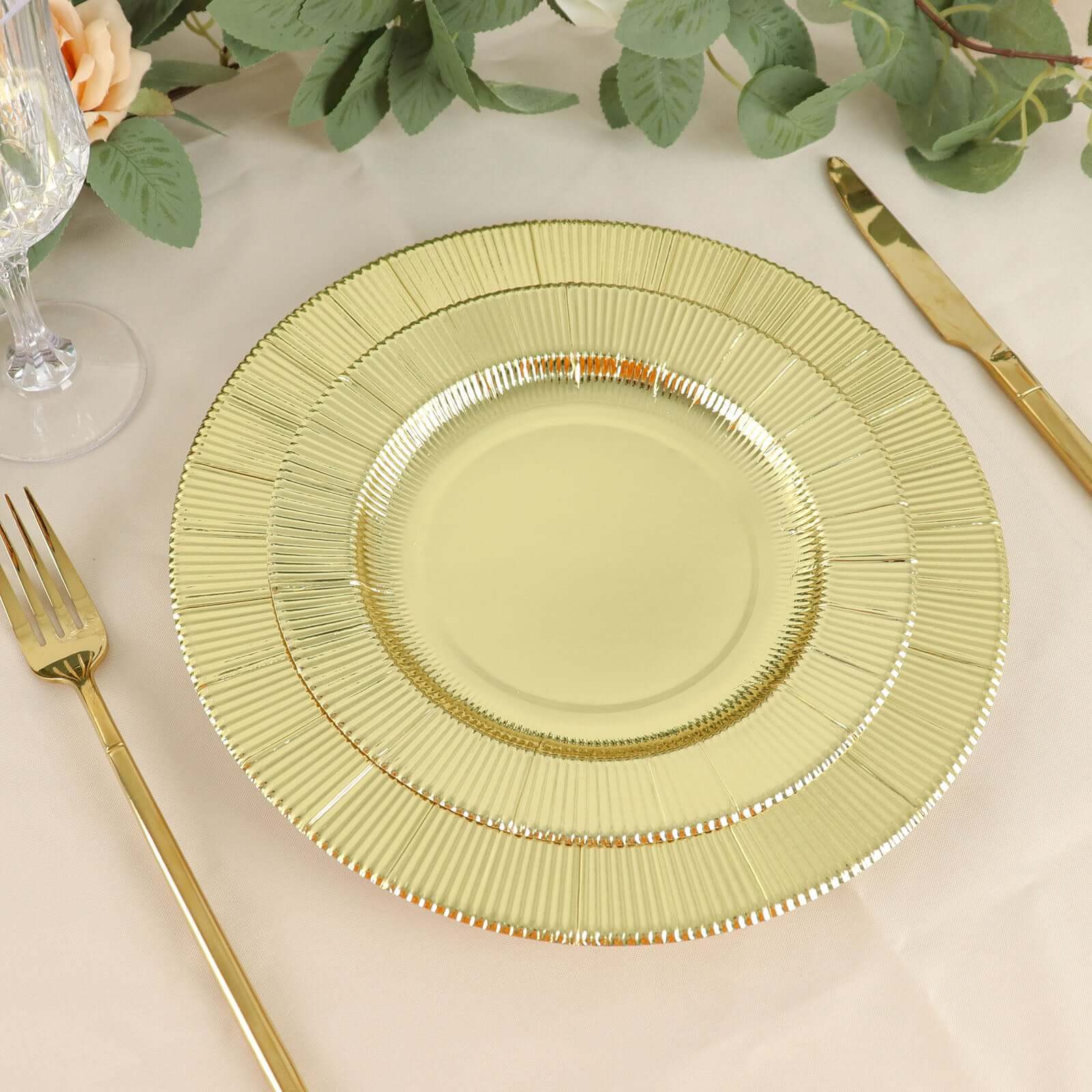 25 - Pack Paper 10" Round Dinner Plates in Metallic Gold Sunray Design - Disposable Heavy Duty 350GSM Party Plates - Bell Racket Store