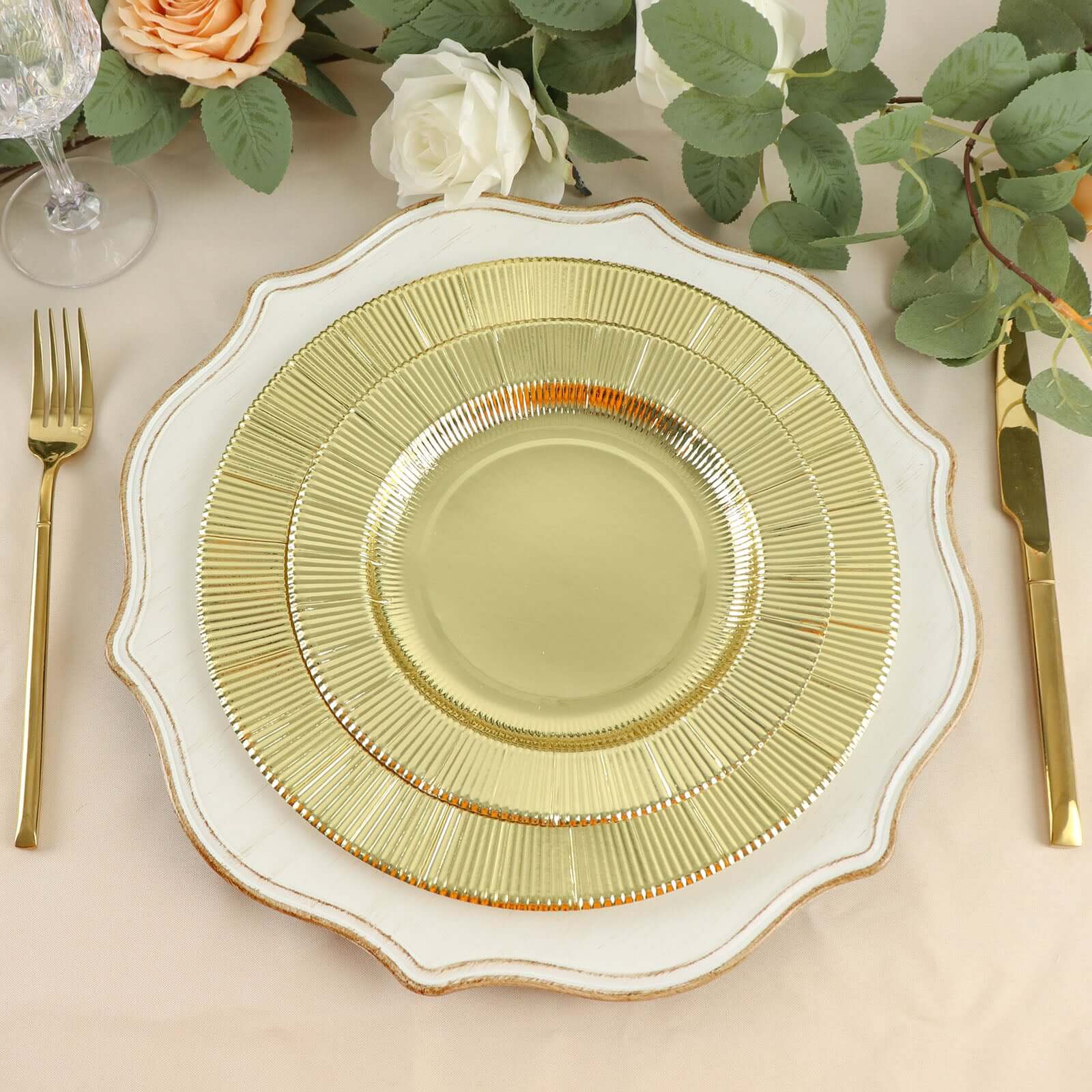 25 - Pack Paper 10" Round Dinner Plates in Metallic Gold Sunray Design - Disposable Heavy Duty 350GSM Party Plates - Bell Racket Store