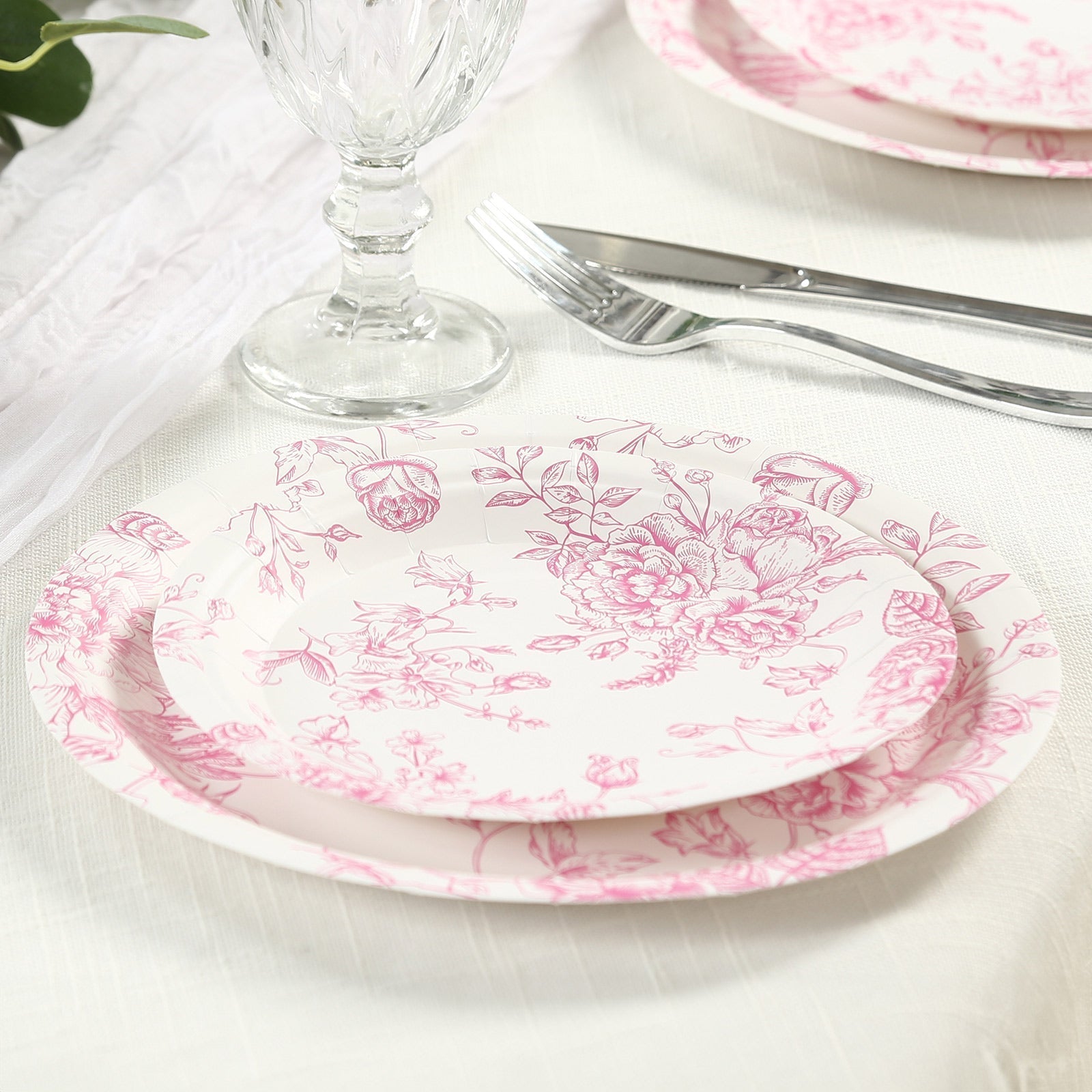 25 - Pack Paper 7" Round Dessert Plates in White with Matte Pink French Toile Pattern - Disposable Floral Salad Appetizer Plates - Bell Racket Store
