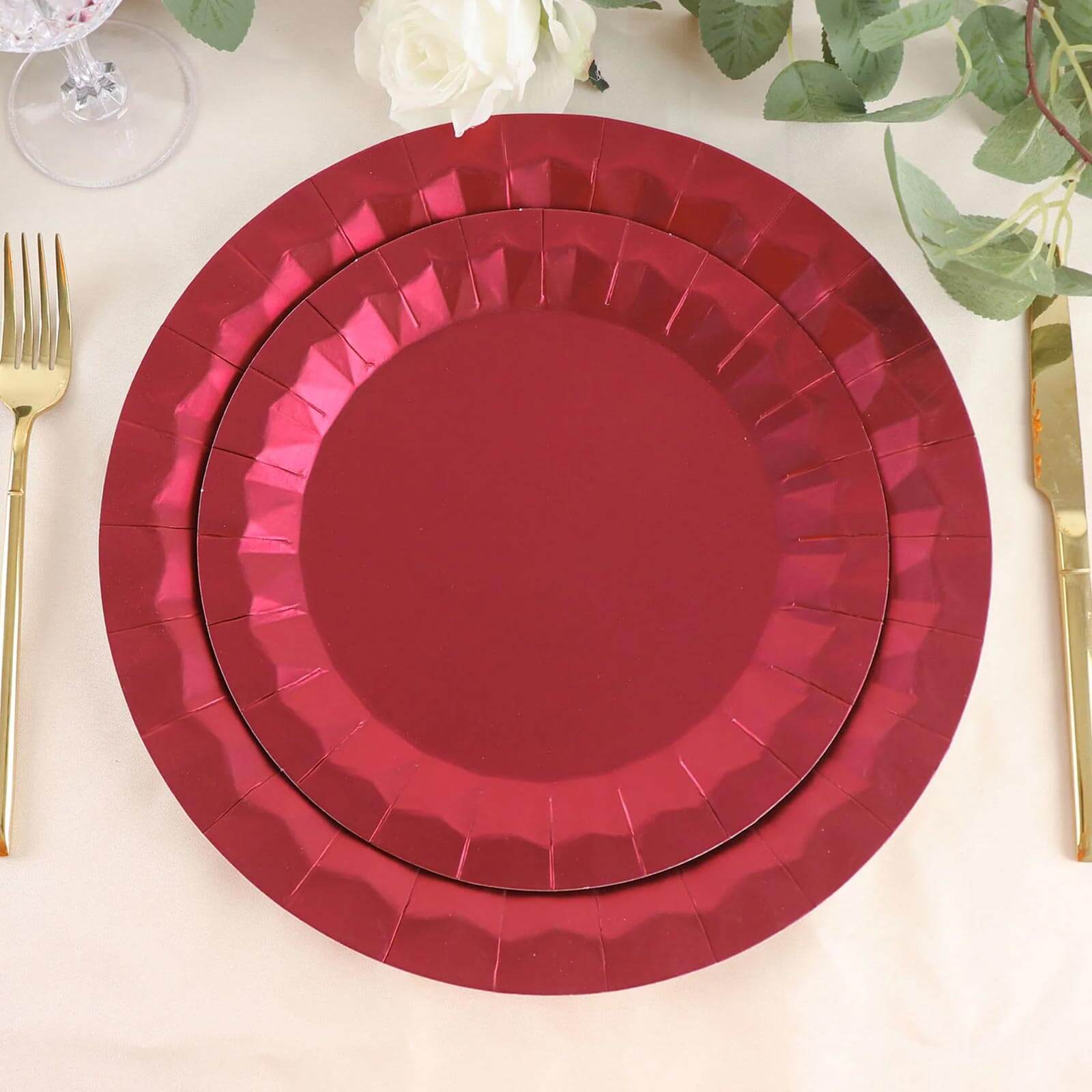 25 - Pack Paper 9" Round Dinner Plates in Burgundy with Geometric Prism Rim - Disposable 400GSM Party Plates - Bell Racket Store