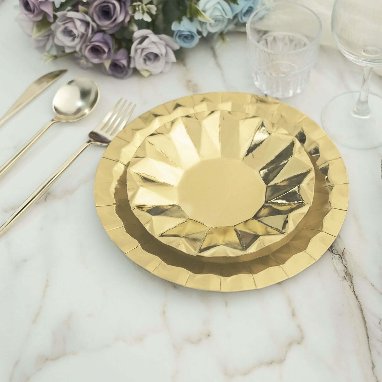 25 - Pack Paper 9" Round Dinner Plates in Metallic Gold with Geometric Prism Rim - Disposable 400GSM Party Plates for Banquets & Celebrations - Bell Racket Store
