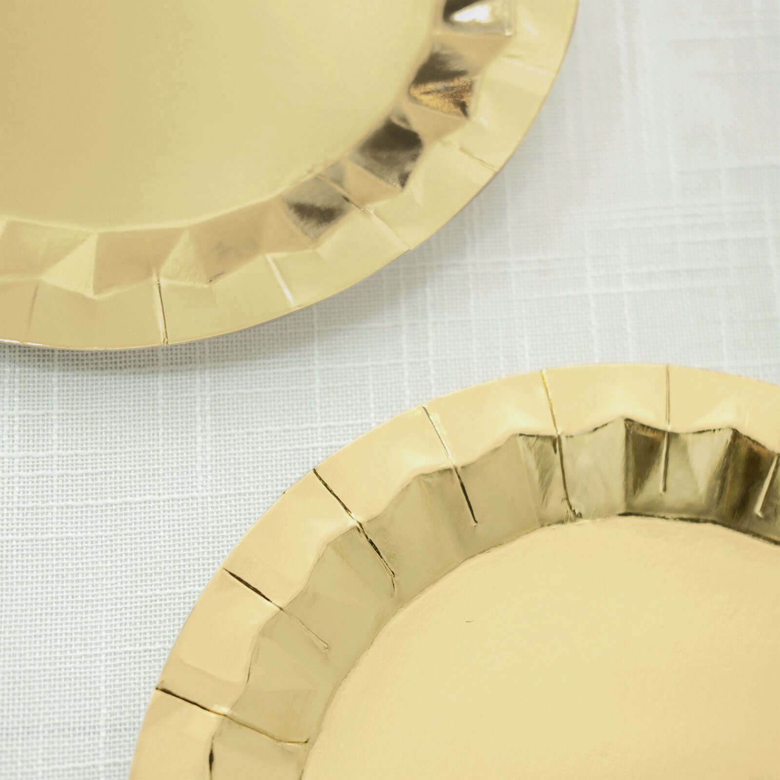 25 - Pack Paper 9" Round Dinner Plates in Metallic Gold with Geometric Prism Rim - Disposable 400GSM Party Plates for Banquets & Celebrations - Bell Racket Store