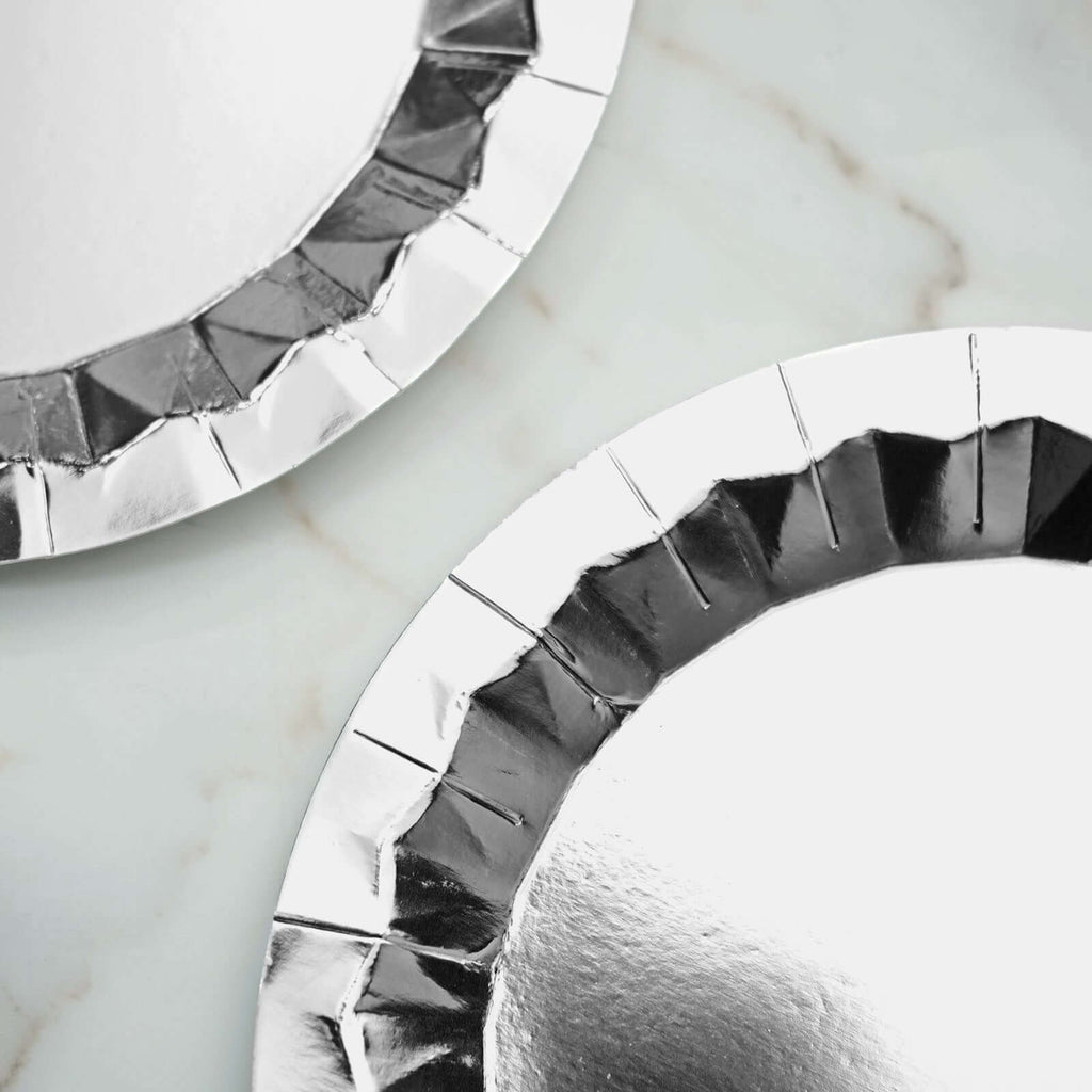 25 - Pack Paper 9" Round Dinner Plates in Metallic Silver with Geometric Prism Rim - Disposable 400GSM Party Plates - Bell Racket Store