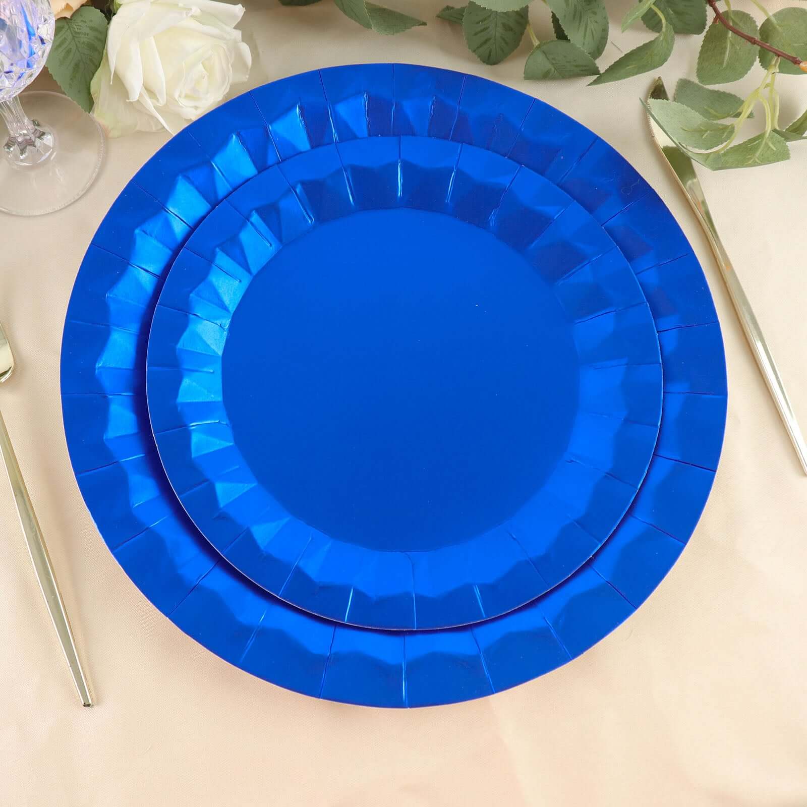 25 - Pack Paper 9" Round Dinner Plates in Royal Blue with Geometric Prism Rim - Disposable 400GSM Party Plates - Bell Racket Store