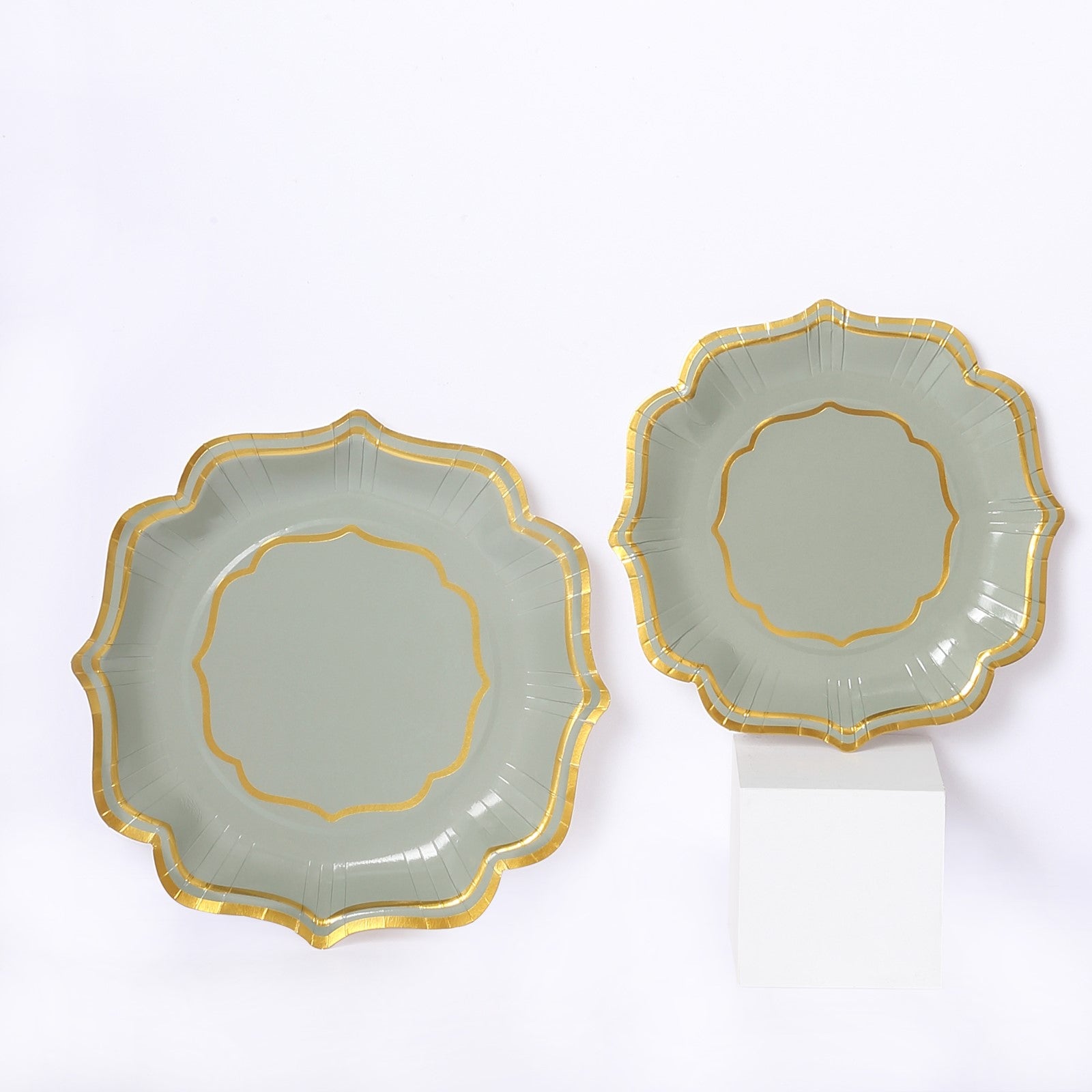 25 - Pack Paper Dinner Plates in Sage Green with Gold Scallop Rim - Disposable 300GSM Party Plates 10" - Bell Racket Store