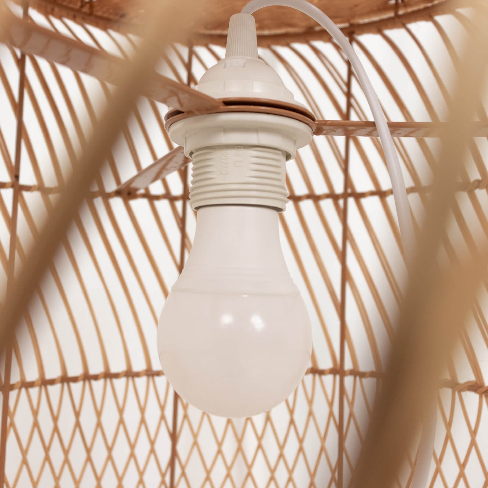 3 Pack E27 Light Socket with 6ft Plug - in Cord, On/Off Switch, 150W Max, US Plug, White â€“ Ideal for Pendant Lights, Workspaces, Kitchen, and Home Lighting - Bell Racket Store