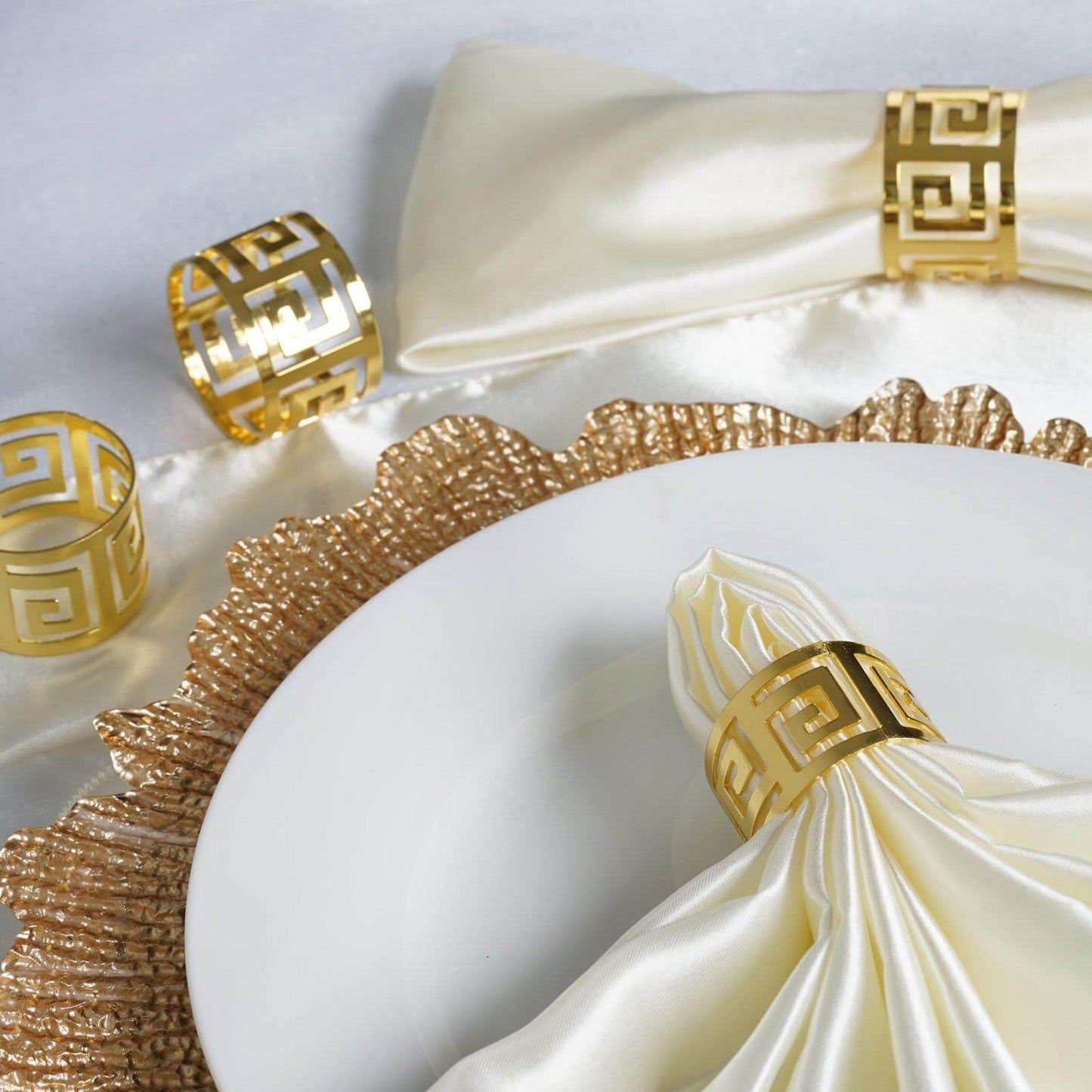 4 Pack Alluring Gold Plated Aluminum Napkin Rings - NestOCart