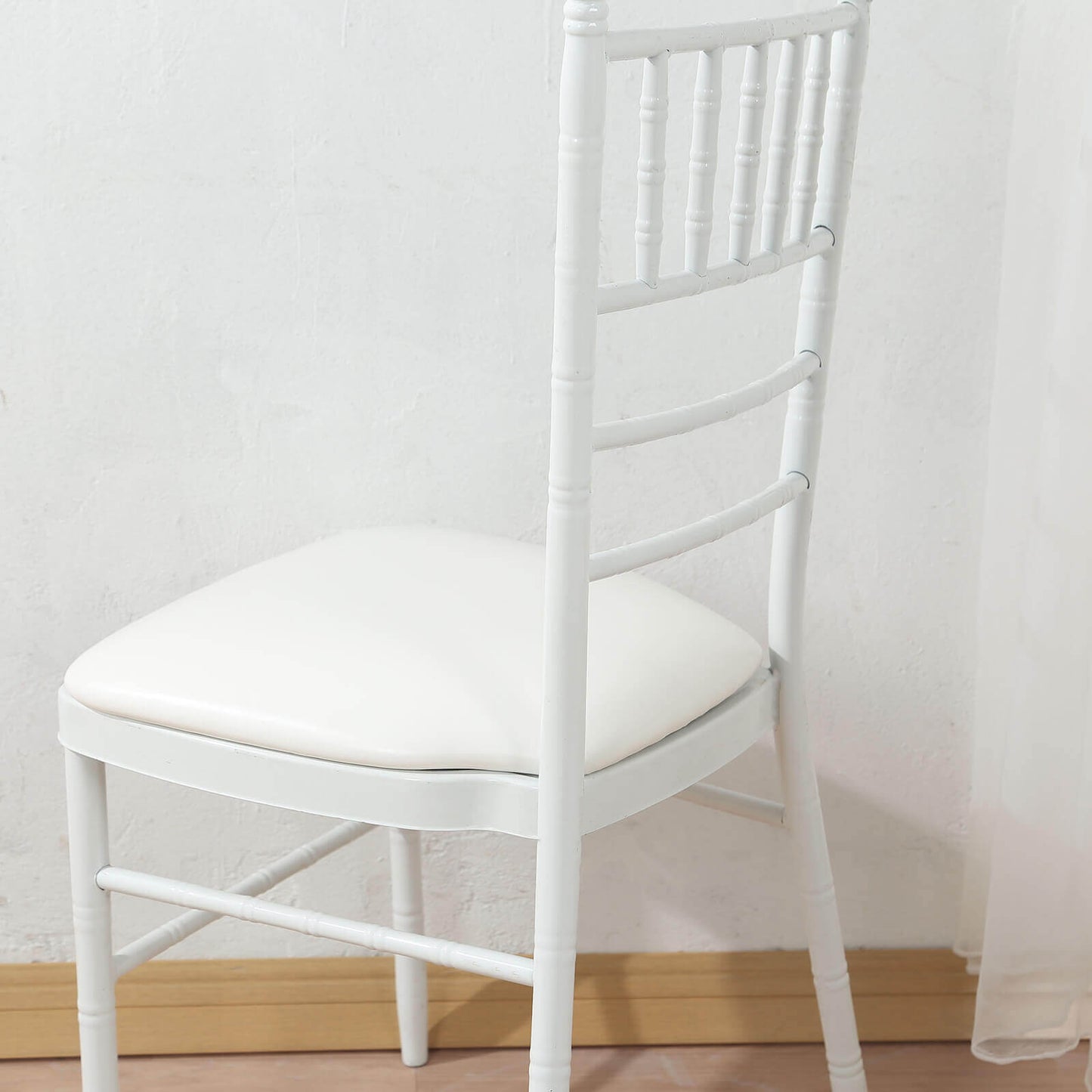 5 Pack PU Leather 1.5" Thick Seat Pads with Wood Backing for Chiavari Chairs White - Memory Foam Tie - Less Non - Slip Design 16" - Bell Racket Store