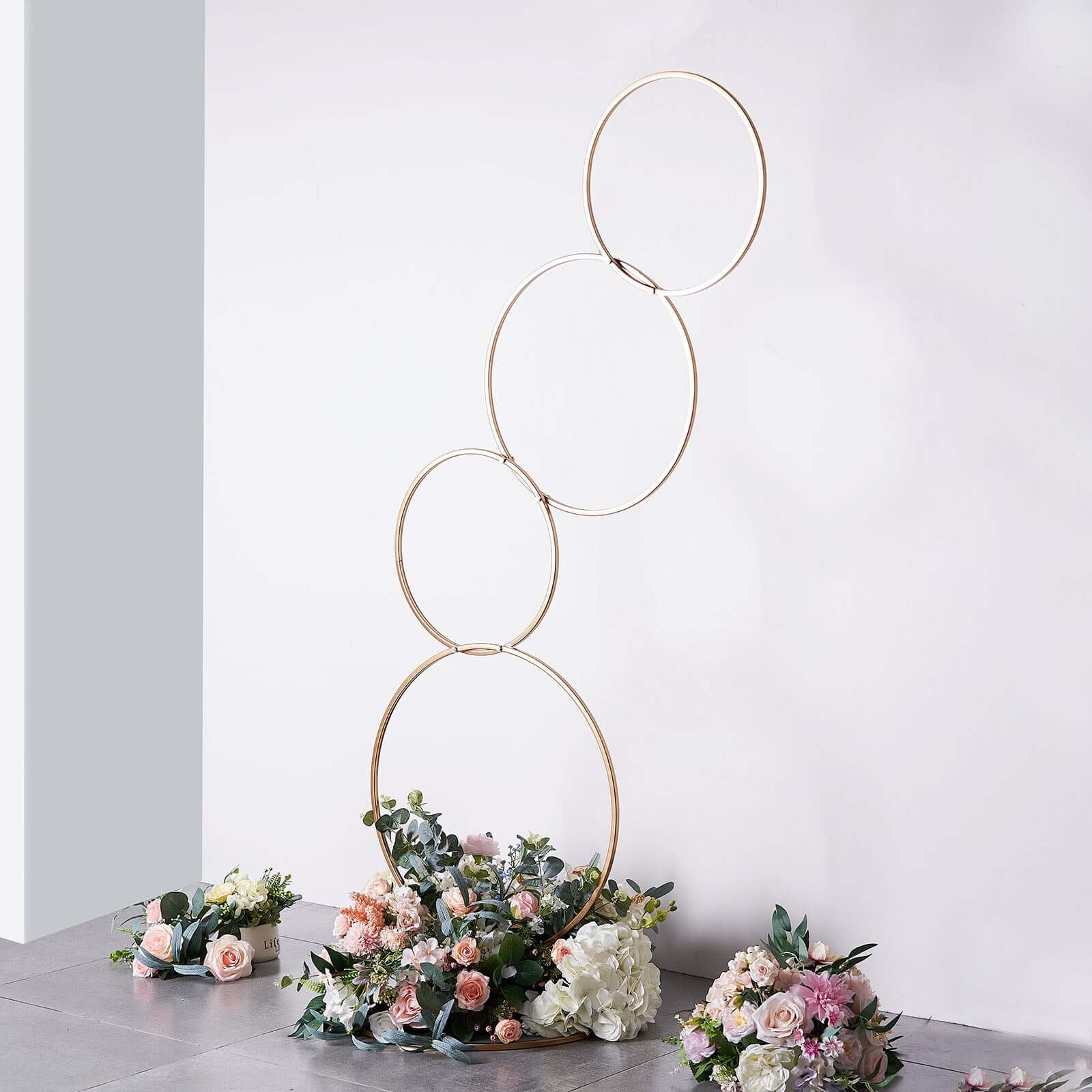 5ft 4-Tiered Gold Hoop Pillar Flower Stand, Metal Wedding Arch Table Centerpiece - Hoop Wreath