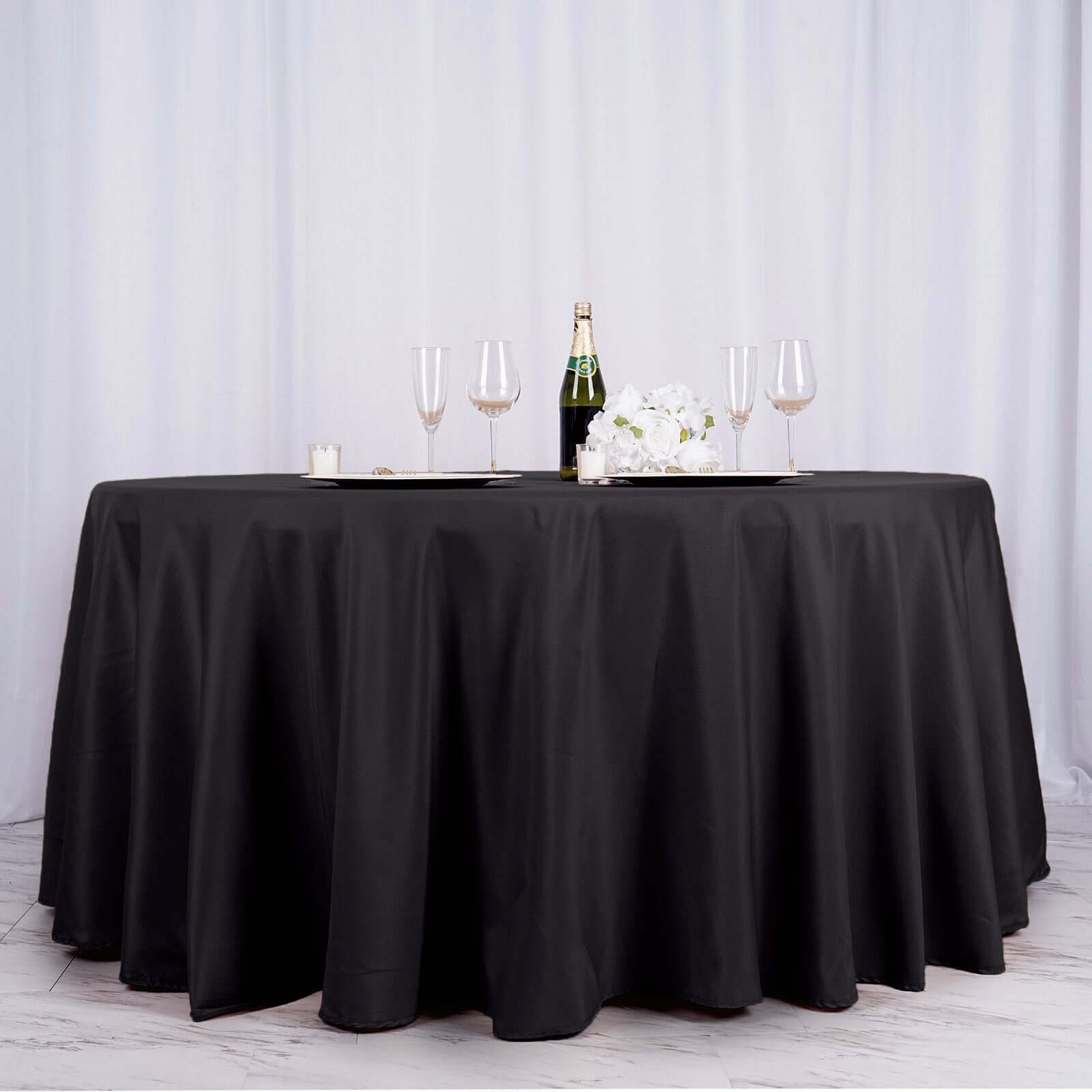 Polyester 132" Round Tablecloth Black - Seamless Chic Design for Grand Celebrations