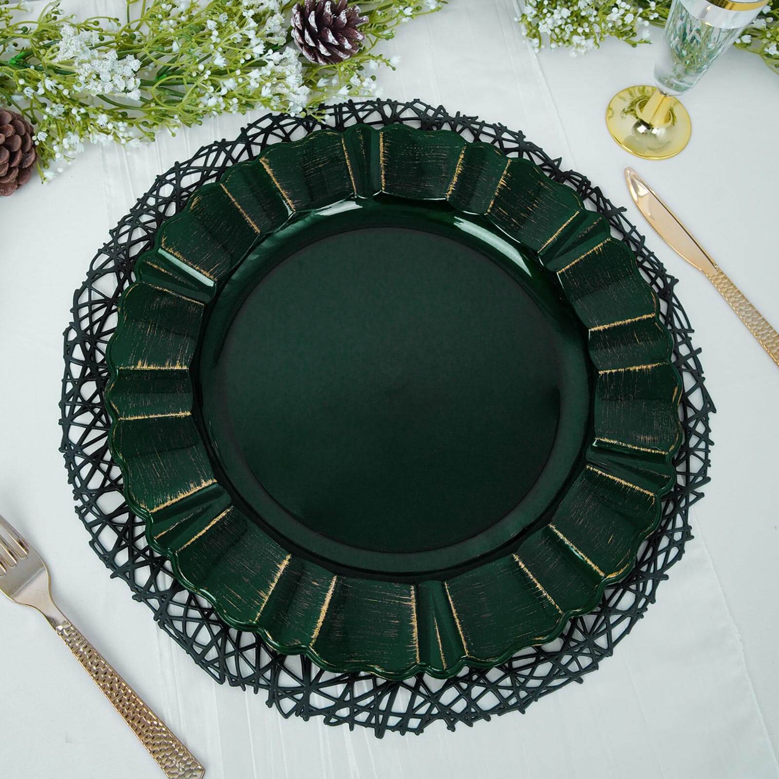 6-Pack Acrylic Plastic Round Charger Plates 13" in Hunter Emerald Green with Gold Brushed Wavy Scalloped Rim