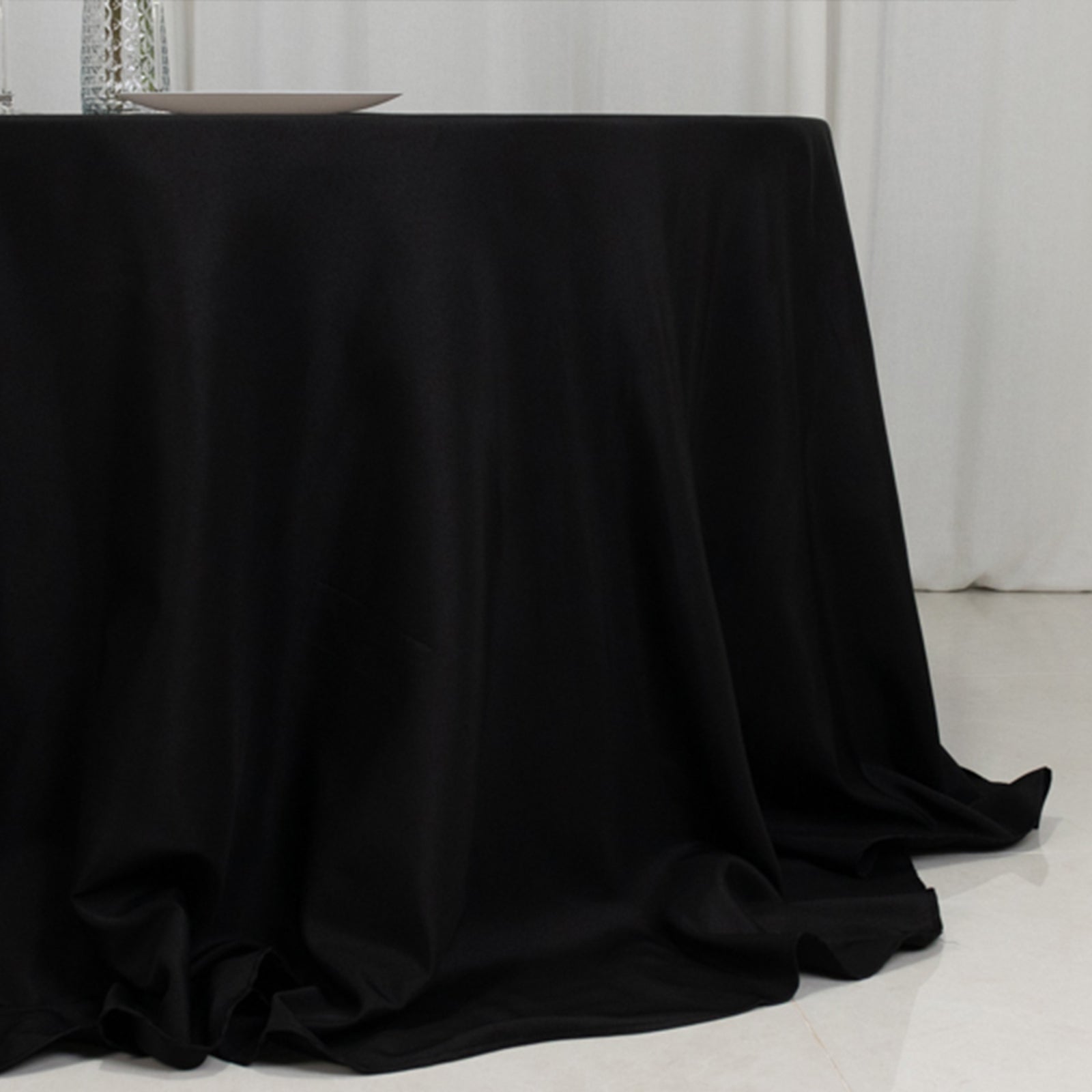 Fire Retardant Premium Polyester 132" Round Tablecloth Black - High - Performance Seamless Table Cover - Bell Racket Store