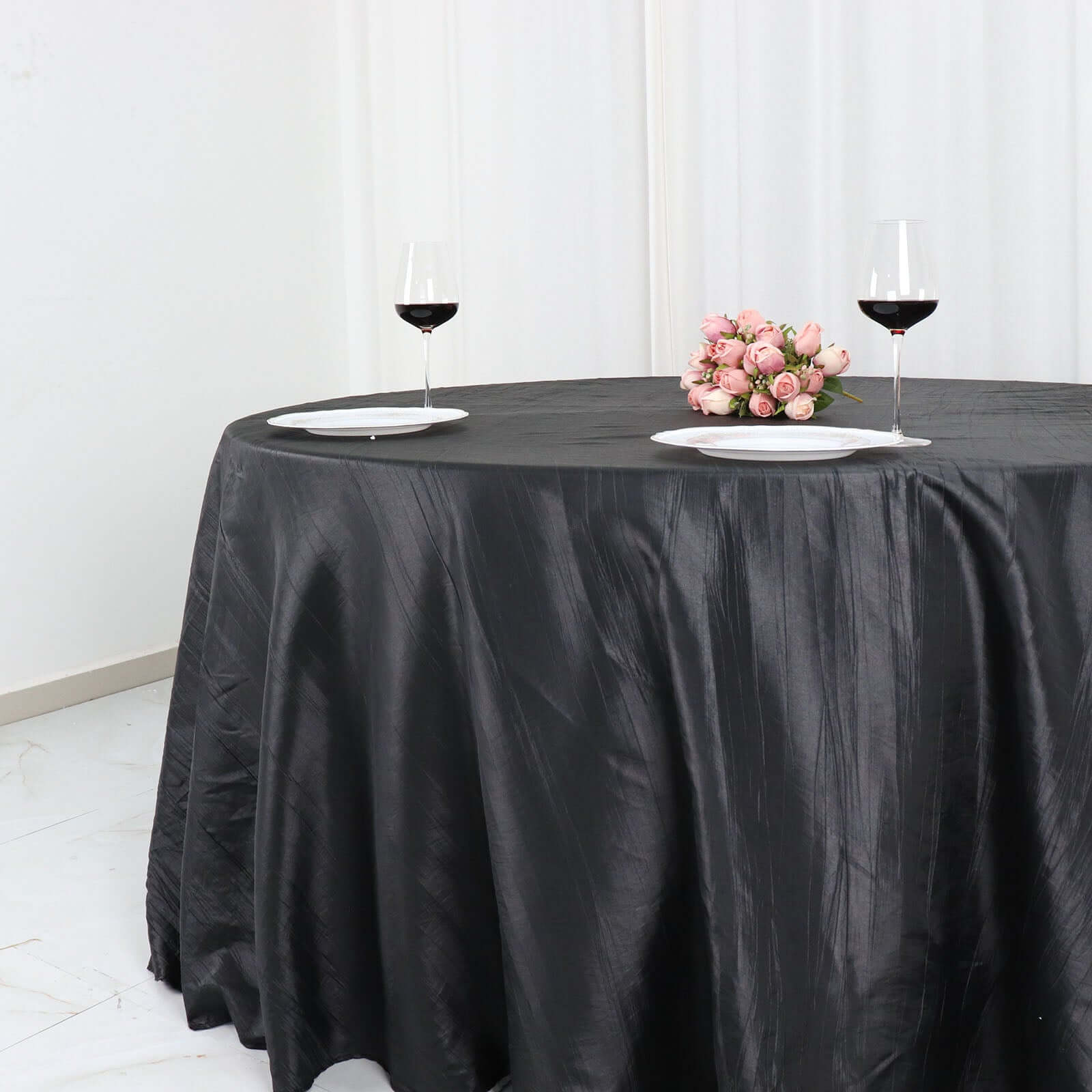 Taffeta 132" Round Tablecloth Black - Seamless Accordion Crinkle Design for Exquisite Occasions