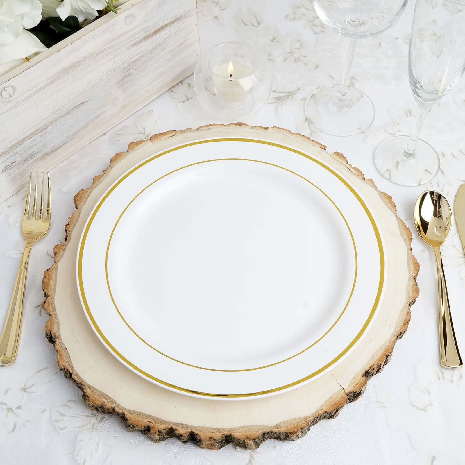 10-Pack Plastic Dinner Plates White with TrÃ¨s Chic Gold Rim - Perfect Disposable Party Plates 10"