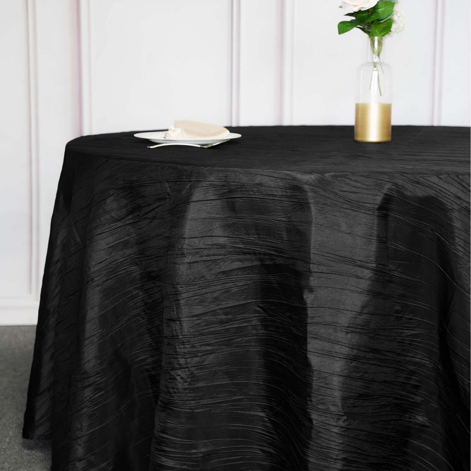 Taffeta 120" Round Tablecloth Black - Seamless Accordion Crinkle Design for Stylish Occasions