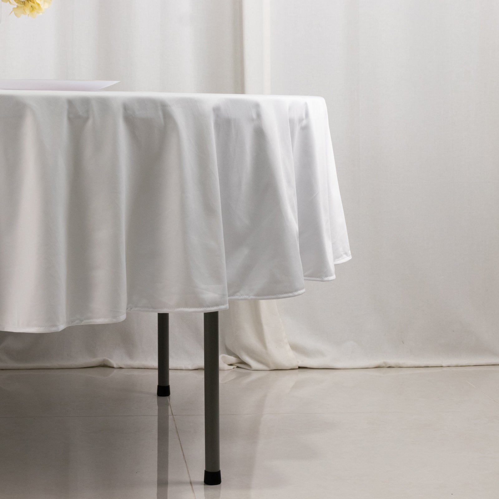 Scuba Round 90" Tablecloth White - Wrinkle Free & Stain Resistant Table Cover for Weddings and Banquets - Bell Racket Store
