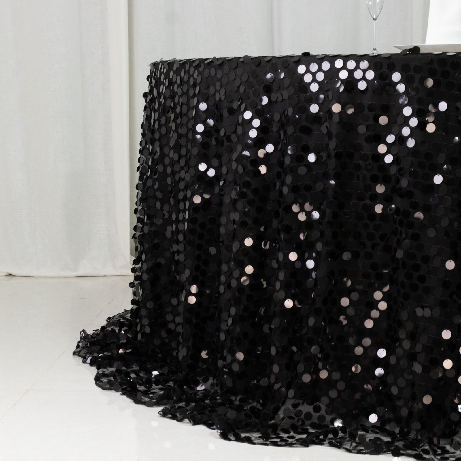 Sequin 132" Round Tablecloth Black - Big Payette Table Cover - Bell Racket Store