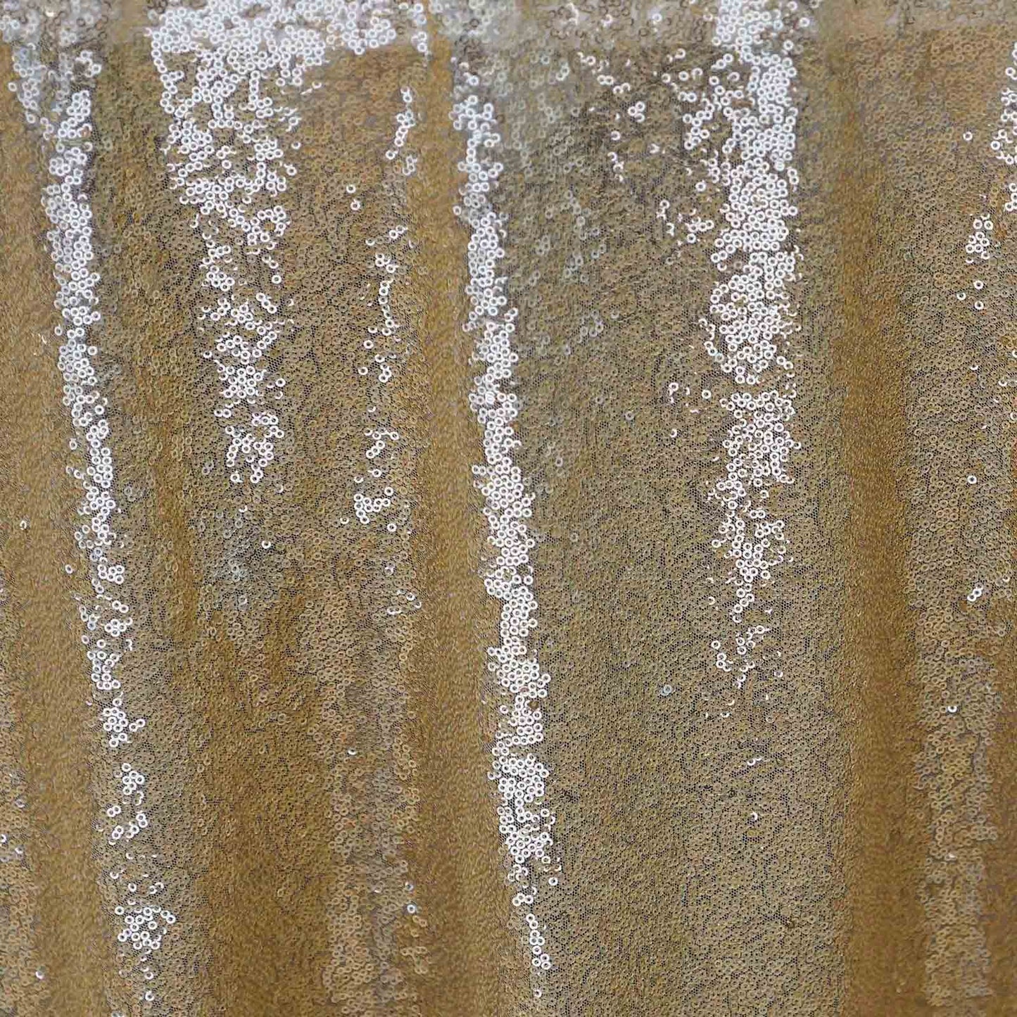 Sequin 132" Round Tablecloth Champagne - Seamless Dazzling Table Cover - NestOCart