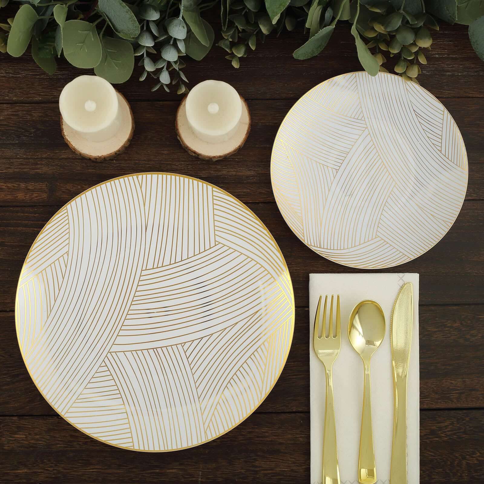 10-Pack Plastic 10" Round Dinner Plates in White with Gold Wave Brush Strokes Pattern - Disposable Party Plates for Modern & Classy Table Decor