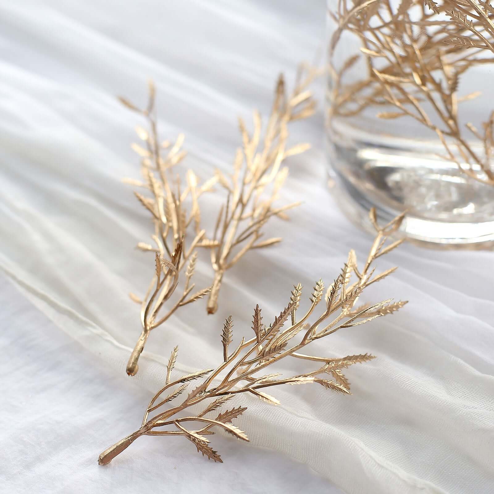 25-Pack Artificial Fern Leaf Branch Stems Metallic Gold - Versatile Faux Stems for Floral Bouquets Vase Displays & Event Decor 6"