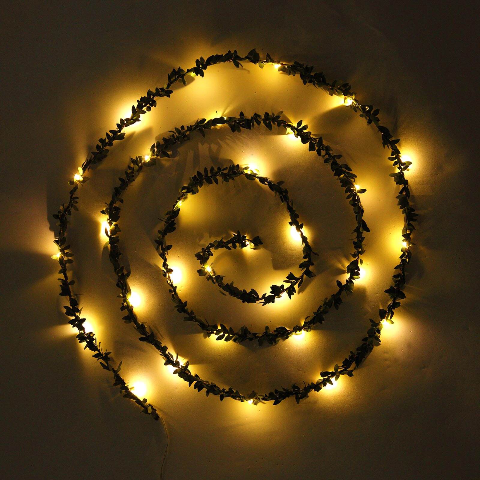 30 LED String Light Garland Green Leaf Design White Light - Battery Operated DÃ©cor Accent 10ft