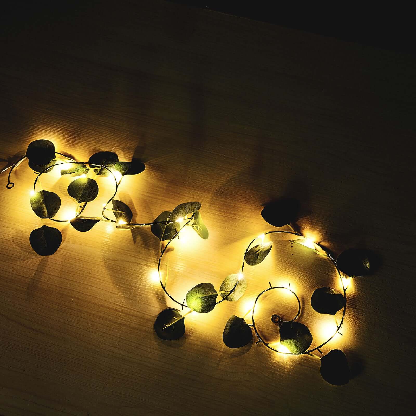 20 LED Vine String Lights Eucalyptus Leaf Design Green Warm White - Battery Operated Home DÃ©cor 7ft